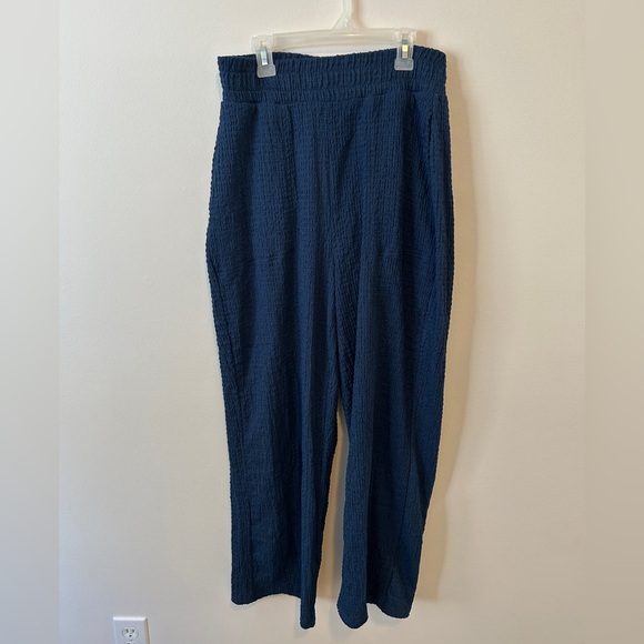 Free People Beach Navy Flowey Pants - Picture 6 of 6